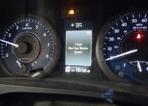 2015 Toyota Sienna Xle 7 Passenger z USA, uszkodzony, nr VIN 5TDDK3DC1FS119408